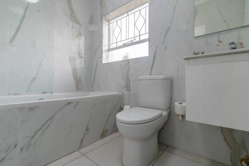 Un baño de Greencroft Villa