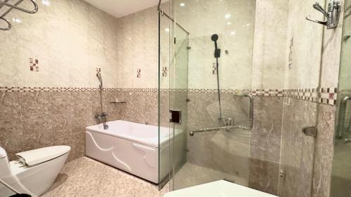 Phòng tắm tại Calmette Hotel 151 - Ben Thanh