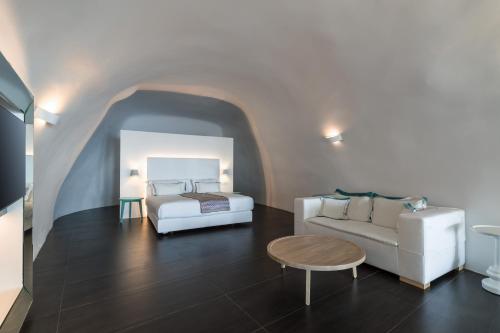 Coin salon dans l'établissement Katikies Chromata Santorini - The Leading Hotels of the World