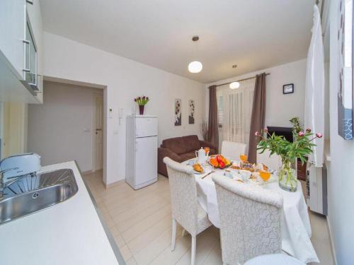 4B Apartments