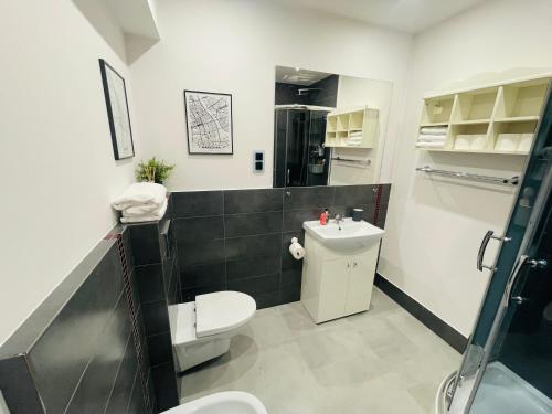 Apartamenty KTW Silesia City Center - Park Ślaski tesisinde bir banyo