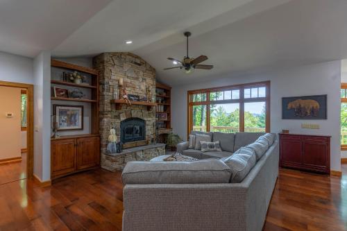 Tobey's Den – Photos 3
