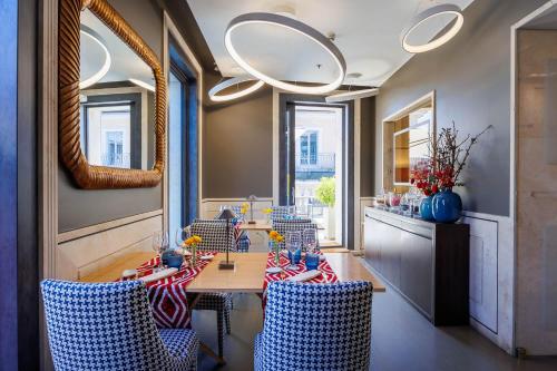 Χώρος καθιστικού στο Singer Palace Hotel Roma