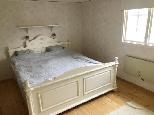 Postel nebo postele na pokoji v ubytování Nice summer cottage by Kiasjon, Fagerhult