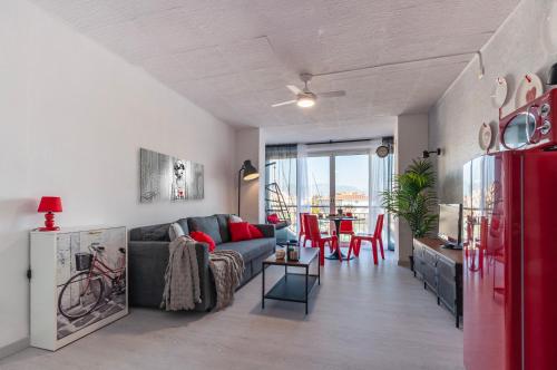 Estudio en 1ª linea con vistas al puerto deportivo by InsideHome