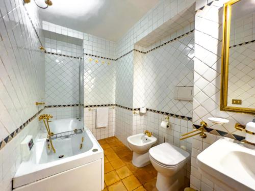 A bathroom at IREX Spanish Steps private apartment