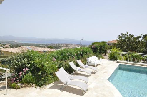 Fotografia z galérie ubytovania Stunning Sea View Cote d'Azur Villa - Rives d'Or v destinácii Fréjus