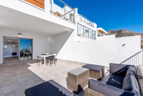 Blossom - Modern 2 bedroom apartment within walking distance to Benalmadena Pueblo