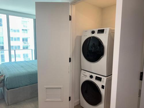 Downtown Brickell- Studio with King Bed and Queen Sofa-bed photo 22