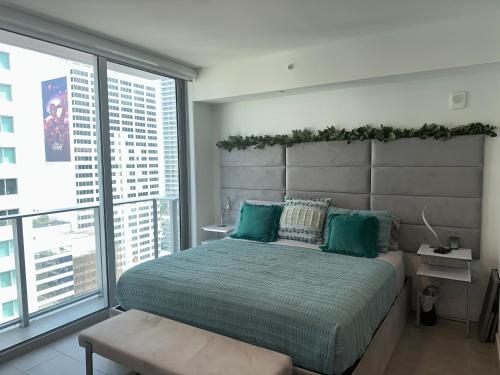 Downtown Brickell- Studio with King Bed and Queen Sofa-bed photo 9