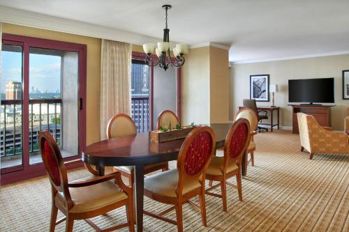 Atlanta Marriott Suites Midtown Image