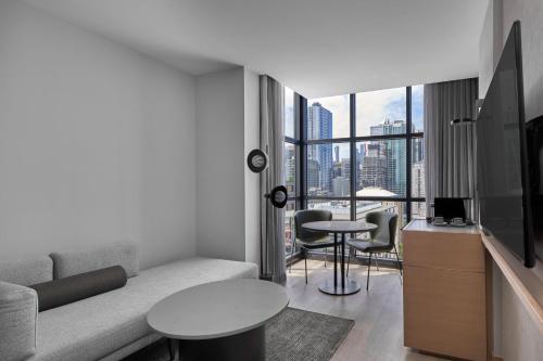 Courtyard by Marriott Melbourne Flagstaff Gardens Image