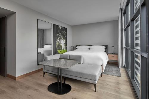 Courtyard by Marriott Melbourne Flagstaff Gardens Image