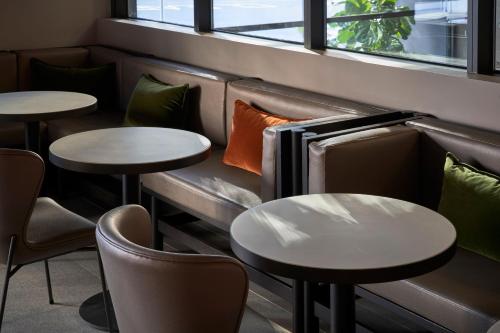 Courtyard by Marriott Melbourne Flagstaff Gardens Image