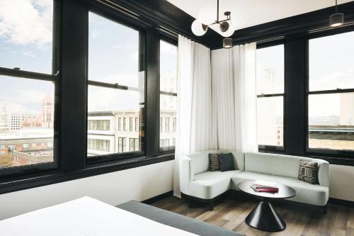 Kinley Cincinnati Downtown, a Tribute Portfolio Hotel Image