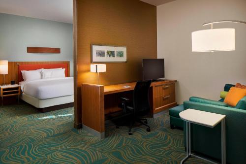 Postel nebo postele na pokoji v ubytování SpringHill Suites by Marriott Houston Downtown/Convention Center