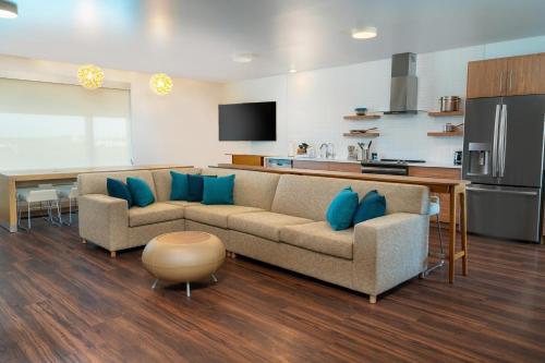 Element Sacramento Airport Image