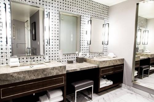 JW Marriott New Orleans Image