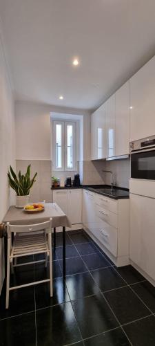 Charming Central Apartment To Rent