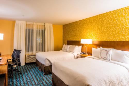 Ліжко або ліжка в номері Fairfield Inn & Suites by Marriott Mobile Saraland