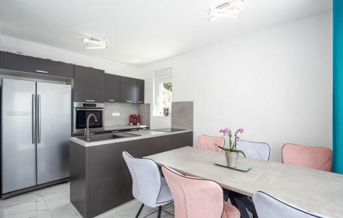 Apartments with hot tub Podstrana, Split - 20835