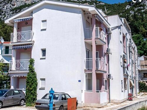 Το κτήριο όπου στεγάζεται  το διαμέρισμα