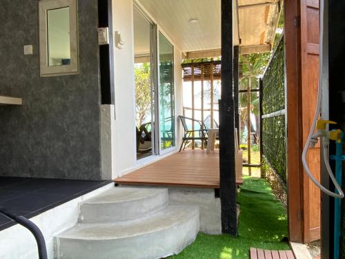 Ένα μπάνιο στο Sunrise Bungalow