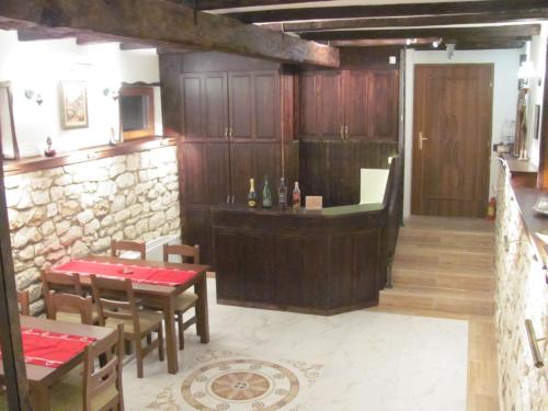 Η κουζίνα ή μικρή κουζίνα στο Guest House Villa Elma