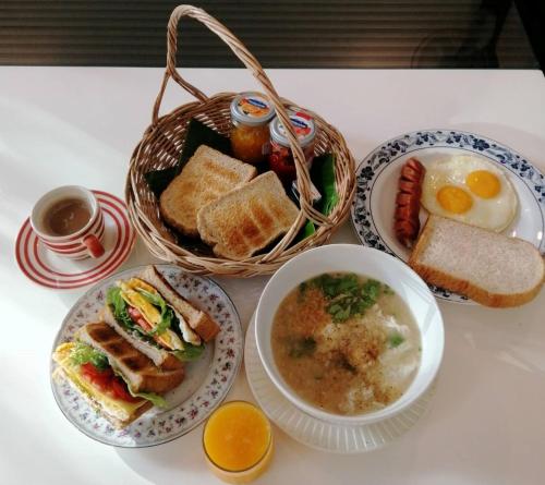 Mad på resortet eller i nærheden