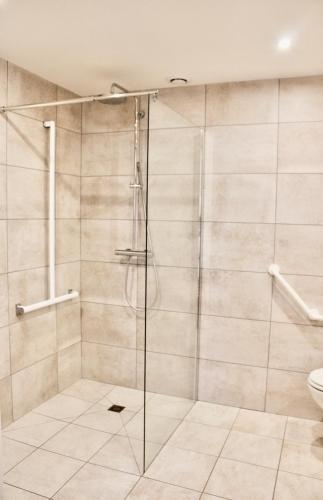 Un baño de Aux Lys de Chablis