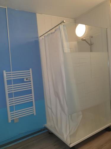 Ένα μπάνιο στο Appartement VanSuly 1