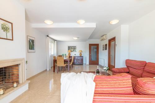 Apart-rent Villa Pani 0145 con piscina y amarre