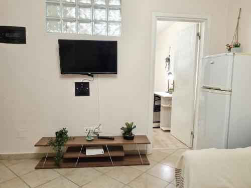 Downtown Boulevard apartment with a cute balcony!