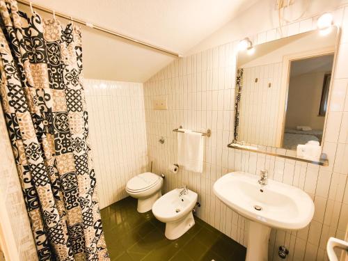 Koupelna v ubytování Albergo B&B Tenesi