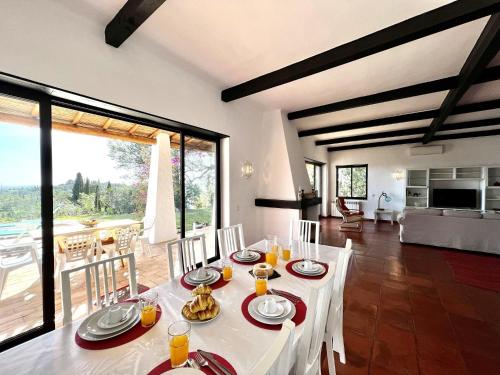 Portimão Bellevue Villa With Pool by Homing