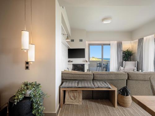 Emmanuel's Sea View Luxury Apartment