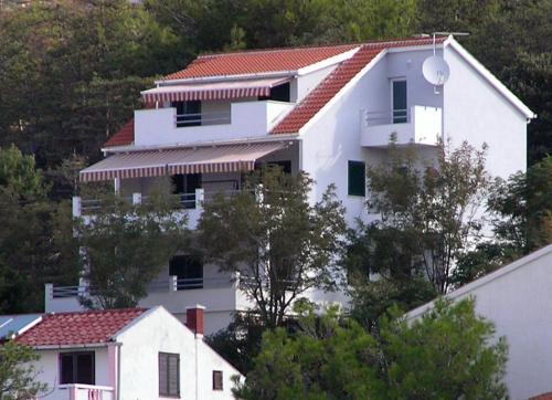 Το κτήριο όπου στεγάζεται  το διαμέρισμα