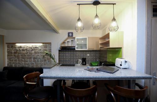 Apartment Secret life