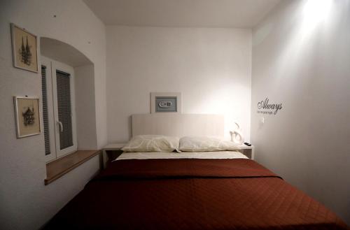 Apartment Secret life