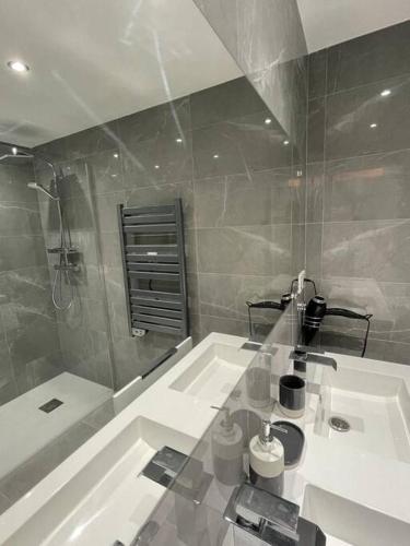 Photo de la galerie de l'établissement Appartement 3 pièces refait à neuf. Centre-ville., à Menton