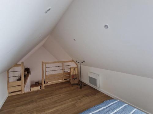 Ένα ή περισσότερα κρεβάτια σε δωμάτιο στο Apartment in Brittany near Sandy Beaches