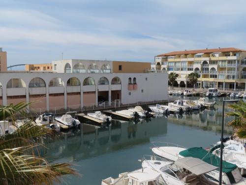 Appartement lumineux 2P avec loggia et parking à Sète