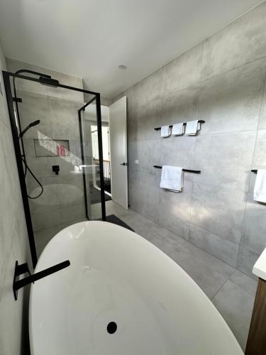 Bilik mandi di Grantville’s Grand Getaway
