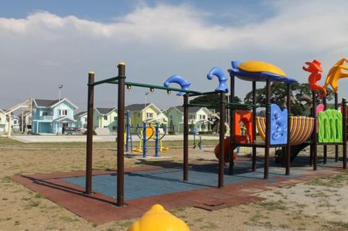 a park with a playground with a play equipment at 3 bed 3 bath Friendly, Friendship area, Fibre bdb in Angeles