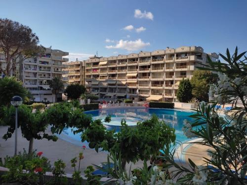 Bazén v ubytování la casita de salou nebo v jeho okolí