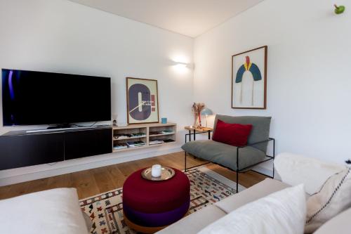 FLH Av. Liberdade Stunning Apartment with Balcony & Parking