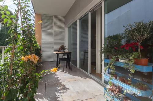 FLH Av. Liberdade Stunning Apartment with Balcony & Parking