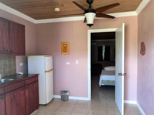 Dapur atau dapur kecil di Bay Inn Estates