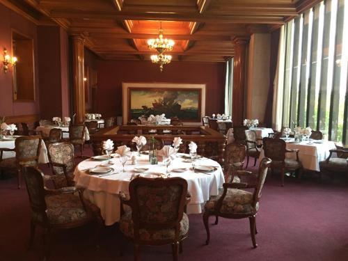 Restoran atau tempat lain untuk makan di Sevilla Palace