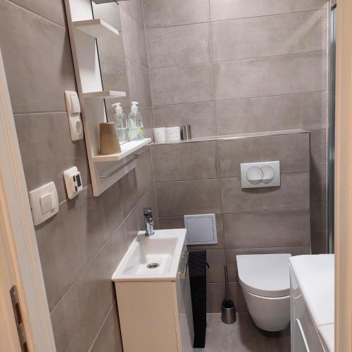 Nice and modern apartment Emili